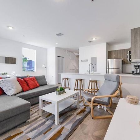 Вилла Amazing Town House 15 Min From The Beach Wfree Parking Майами Экстерьер фото
