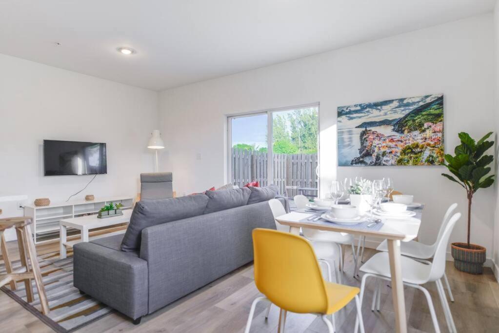 Вилла Amazing Town House 15 Min From The Beach Wfree Parking Майами Экстерьер фото