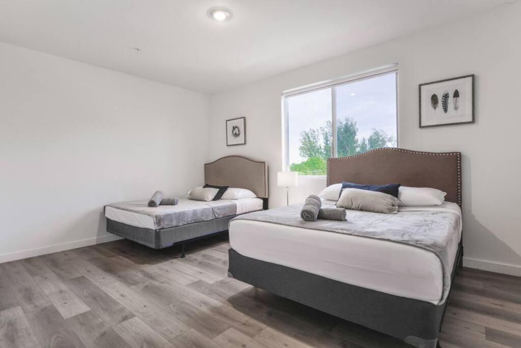 Вилла Amazing Town House 15 Min From The Beach Wfree Parking Майами Экстерьер фото